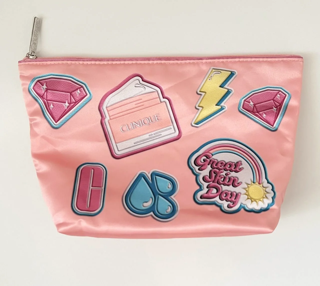 کیف آرایش ساتن صورتی کلینیک Clinique Makeup Bag Pink Satin  - آرو